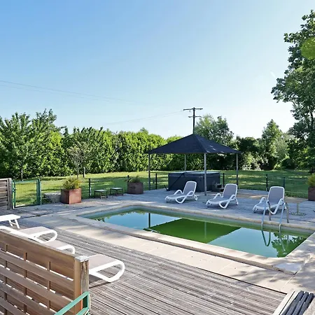 Les Berges Du Seudo شقة *